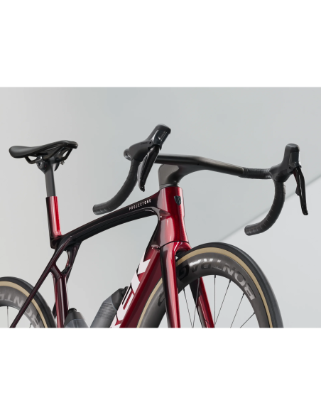 Cykel Trek Madone SLR 7 Gen 8, Carbon Red Smoke